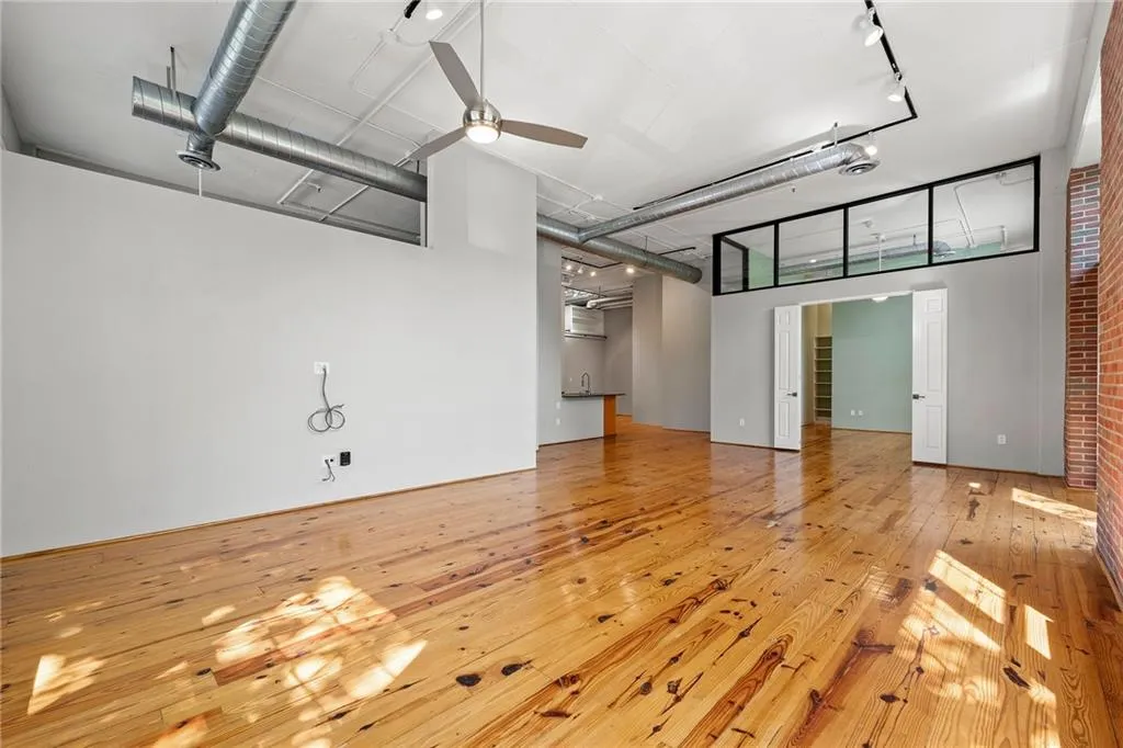 Atlanta, Georgia 30328, 2 Bedrooms Bedrooms, ,2 BathroomsBathrooms,Residential,Sold,7443352