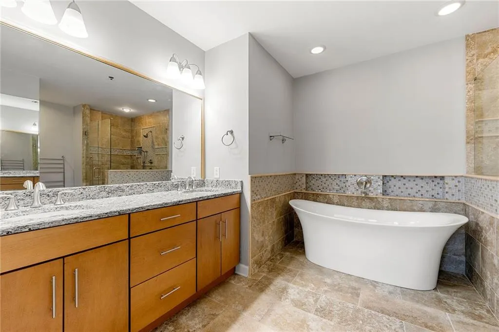 Atlanta, Georgia 30328, 2 Bedrooms Bedrooms, ,2 BathroomsBathrooms,Residential,Sold,7443352