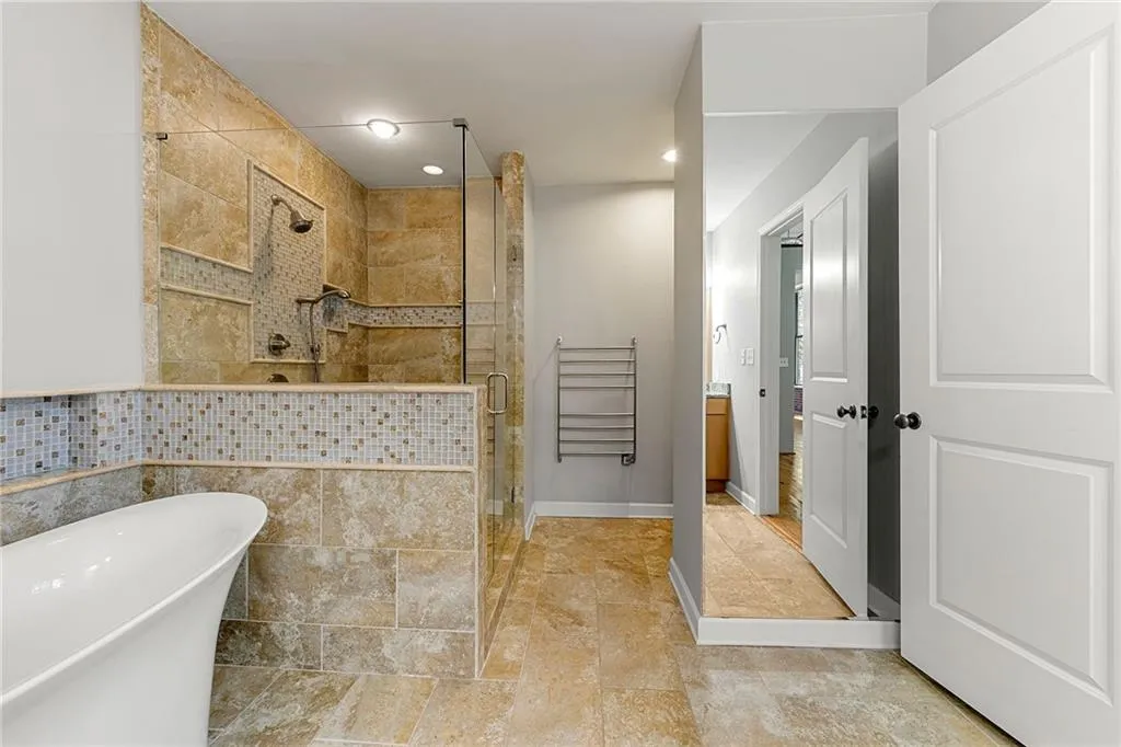 Atlanta, Georgia 30328, 2 Bedrooms Bedrooms, ,2 BathroomsBathrooms,Residential,Sold,7443352