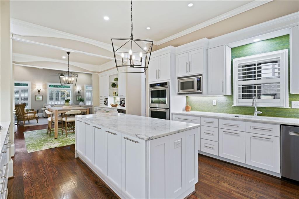 865 Glengate Place, Sandy Springs, Georgia 30328, 6 Bedrooms Bedrooms, ,6 BathroomsBathrooms,Residential,Sold,865 Glengate Place,7345841