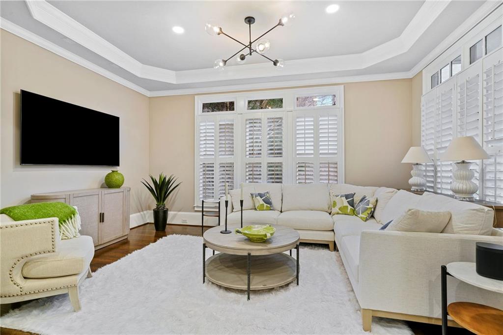 865 Glengate Place, Sandy Springs, Georgia 30328, 6 Bedrooms Bedrooms, ,6 BathroomsBathrooms,Residential,Sold,865 Glengate Place,7345841