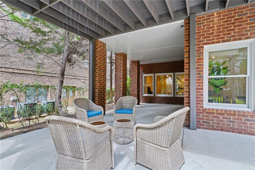 865 Glengate Place, Sandy Springs, Georgia 30328, 6 Bedrooms Bedrooms, ,6 BathroomsBathrooms,Residential,Sold,865 Glengate Place,7345841