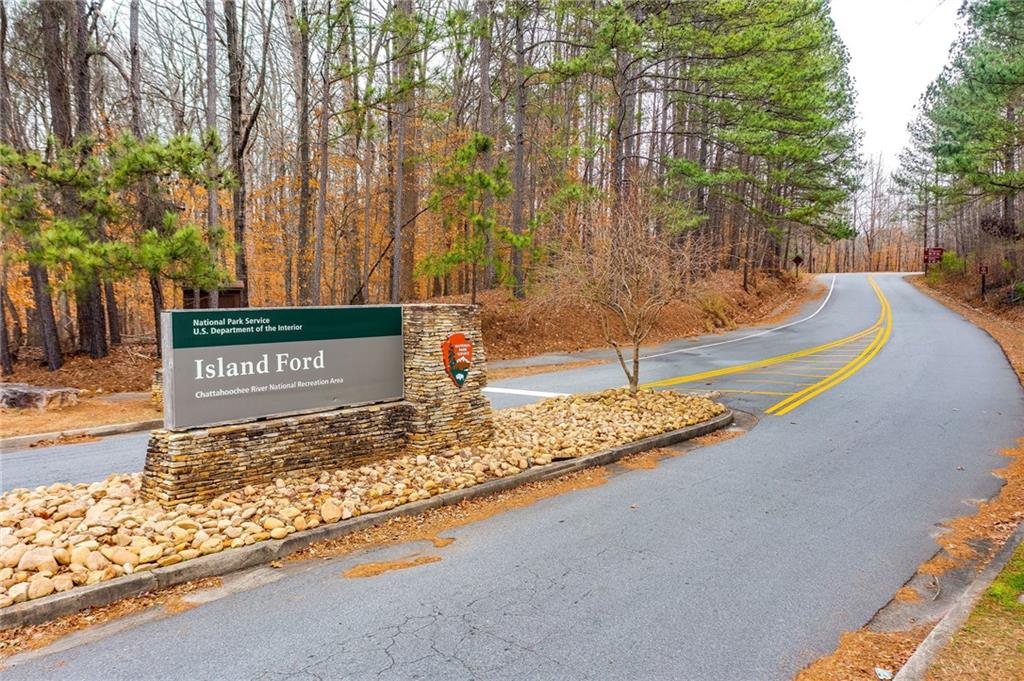 865 Glengate Place, Sandy Springs, Georgia 30328, 6 Bedrooms Bedrooms, ,6 BathroomsBathrooms,Residential,Sold,865 Glengate Place,7345841