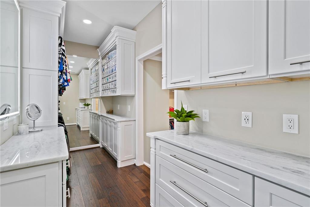 865 Glengate Place, Sandy Springs, Georgia 30328, 6 Bedrooms Bedrooms, ,6 BathroomsBathrooms,Residential,Sold,865 Glengate Place,7345841