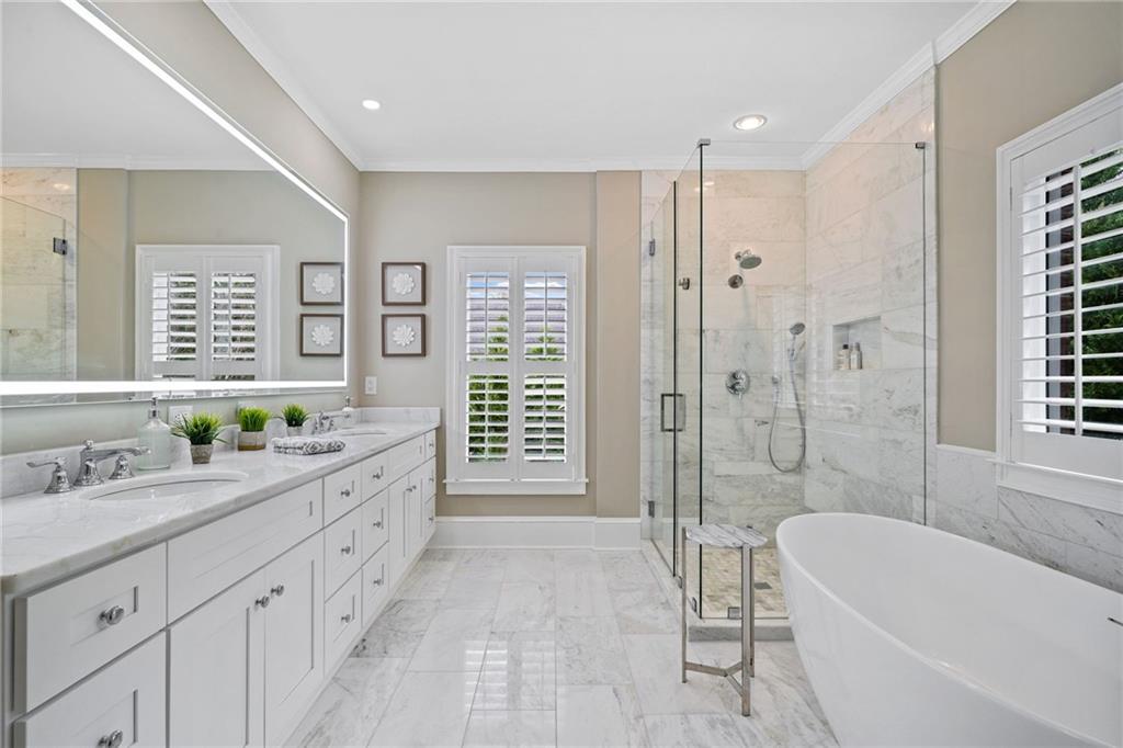 865 Glengate Place, Sandy Springs, Georgia 30328, 6 Bedrooms Bedrooms, ,6 BathroomsBathrooms,Residential,Sold,865 Glengate Place,7345841