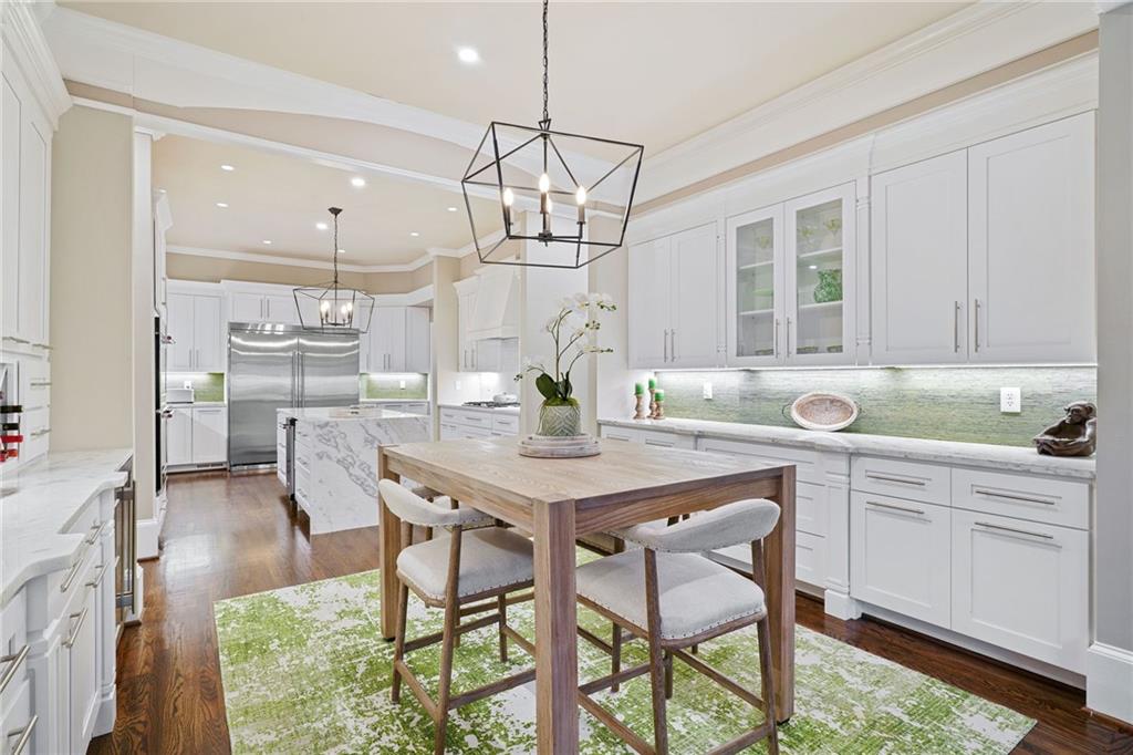 865 Glengate Place, Sandy Springs, Georgia 30328, 6 Bedrooms Bedrooms, ,6 BathroomsBathrooms,Residential,Sold,865 Glengate Place,7345841