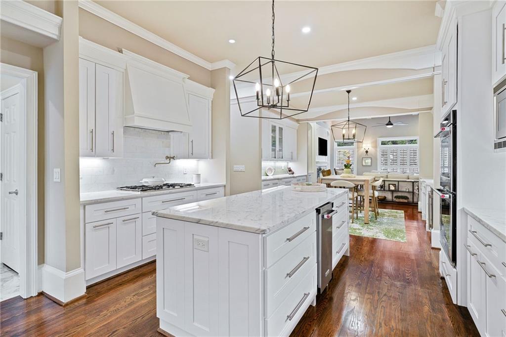 865 Glengate Place, Sandy Springs, Georgia 30328, 6 Bedrooms Bedrooms, ,6 BathroomsBathrooms,Residential,Sold,865 Glengate Place,7345841