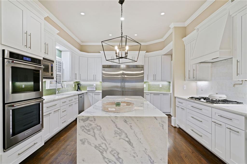 865 Glengate Place, Sandy Springs, Georgia 30328, 6 Bedrooms Bedrooms, ,6 BathroomsBathrooms,Residential,Sold,865 Glengate Place,7345841