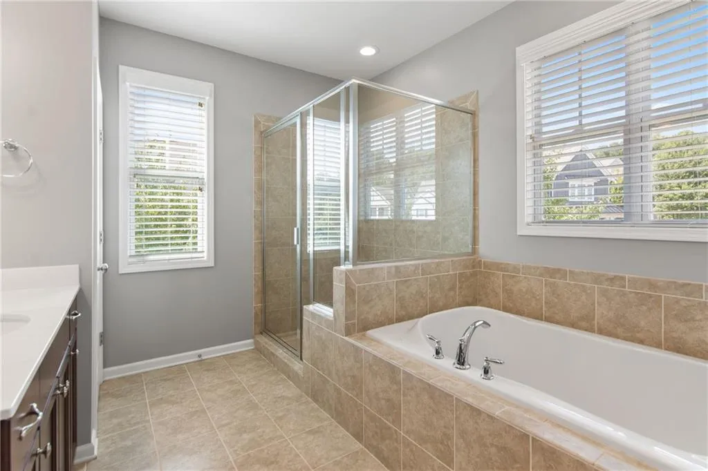 1946 Jeffery Road Nw, Atlanta, Georgia 30318, 5 Bedrooms Bedrooms, ,3 BathroomsBathrooms,Residential,For Sale,1946 Jeffery Road Nw,7639936