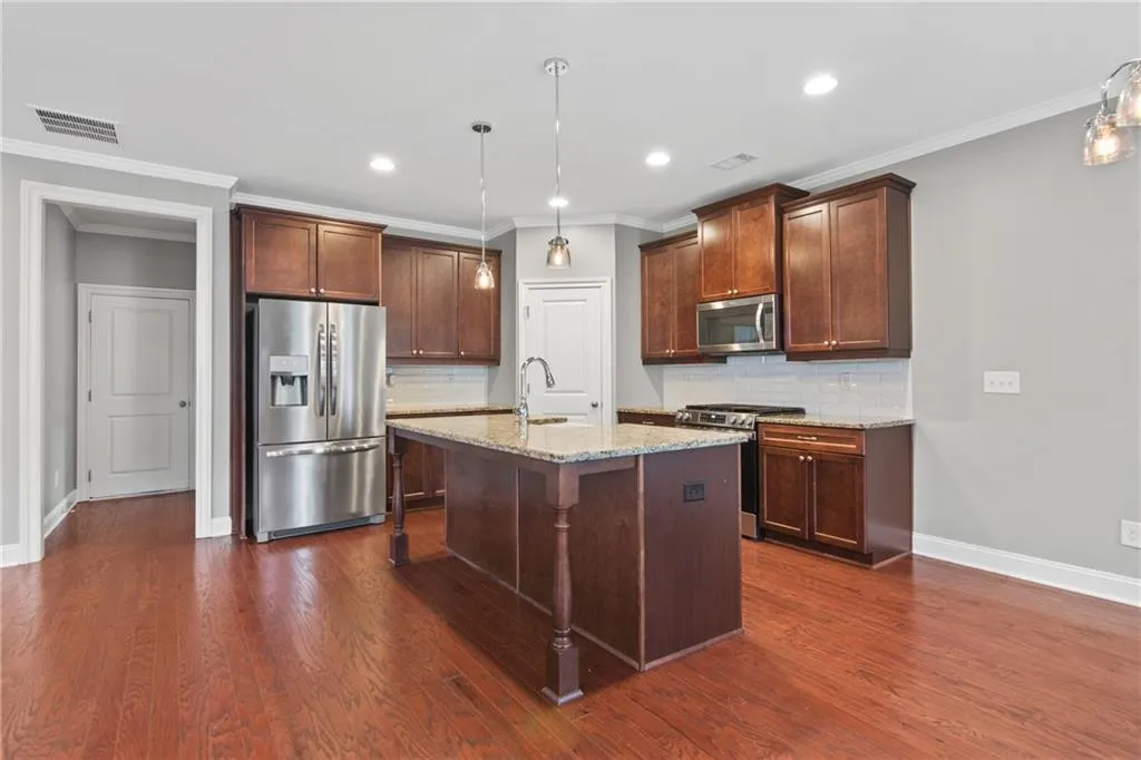 1946 Jeffery Road Nw, Atlanta, Georgia 30318, 5 Bedrooms Bedrooms, ,3 BathroomsBathrooms,Residential,For Sale,1946 Jeffery Road Nw,7639936