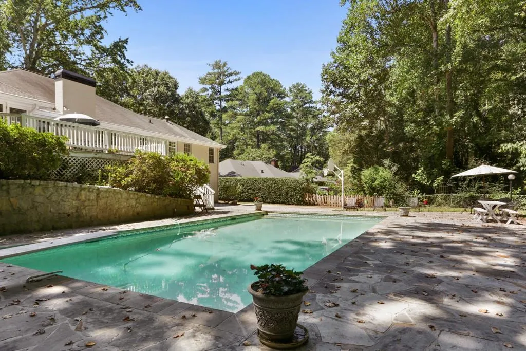 280 Riverhill Drive, Sandy Springs, Georgia 30328, 3 Bedrooms Bedrooms, ,3 BathroomsBathrooms,Residential,Sold,280 Riverhill Drive,6612619
