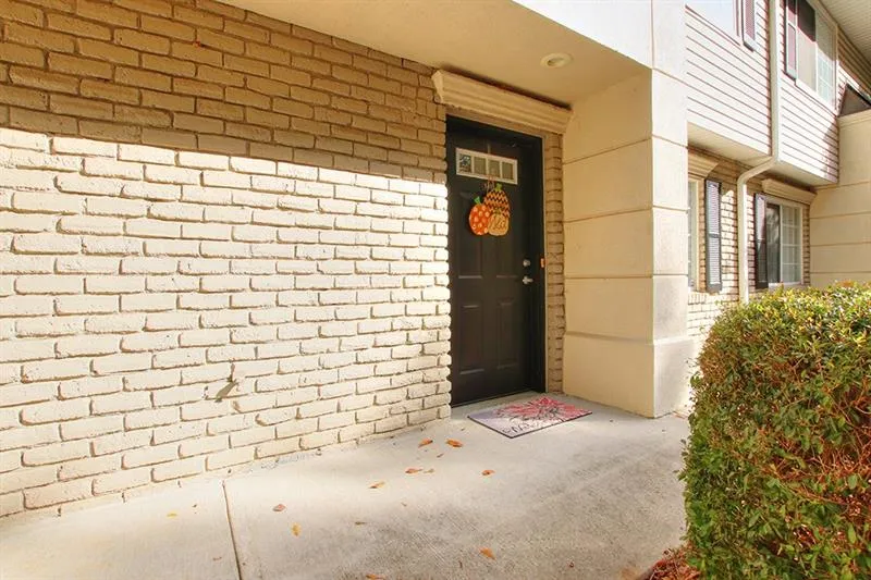 6940 Roswell Road Unit 14b, Sandy Springs, Georgia 30328, 1 Bedroom Bedrooms, ,1 BathroomBathrooms,Residential,Sold,6940 Roswell Road Unit 14b,6645517