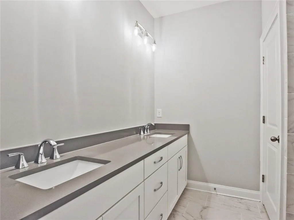 6686 Sterling Drive Unit 664, Sandy Springs, Georgia 30328, 3 Bedrooms Bedrooms, ,3 BathroomsBathrooms,Residential,Sold,6686 Sterling Drive Unit 664,6899648