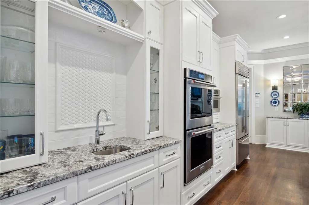 730 Estate Way, Atlanta, Georgia 30319, 6 Bedrooms Bedrooms, ,6 BathroomsBathrooms,Residential,Sold,730 Estate Way,7078057