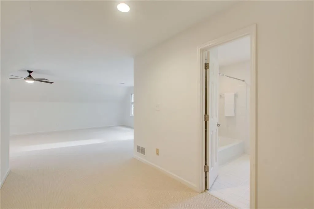 Really large bedroom over the garage with en-suite bathroom