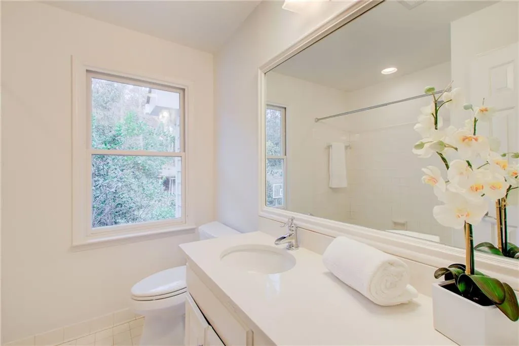 En-suite bathroom