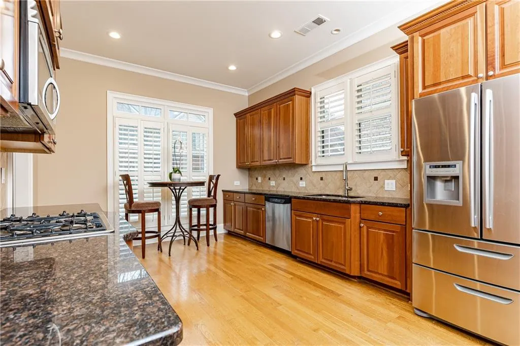256 Mount Vernon Cove, Atlanta, Georgia 30328, 5 Bedrooms Bedrooms, ,5 BathroomsBathrooms,Residential,Sold,256 Mount Vernon Cove,7005678