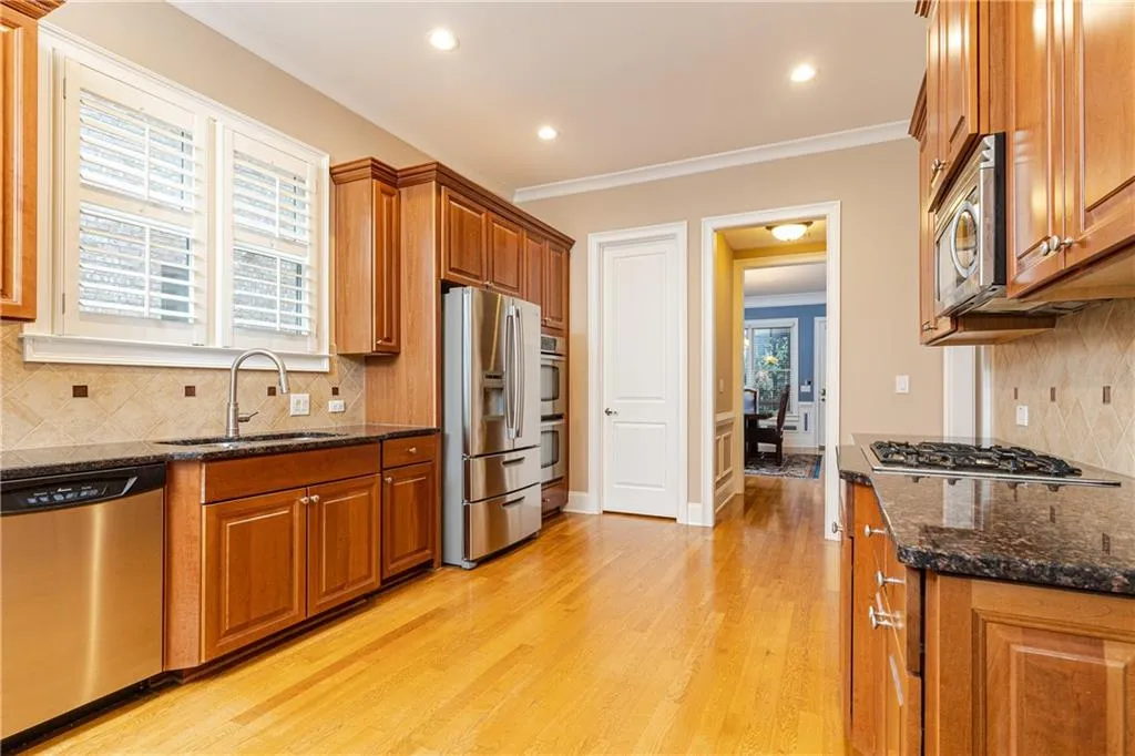 256 Mount Vernon Cove, Atlanta, Georgia 30328, 5 Bedrooms Bedrooms, ,5 BathroomsBathrooms,Residential,Sold,256 Mount Vernon Cove,7005678