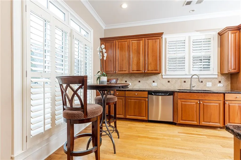 256 Mount Vernon Cove, Atlanta, Georgia 30328, 5 Bedrooms Bedrooms, ,5 BathroomsBathrooms,Residential,Sold,256 Mount Vernon Cove,7005678