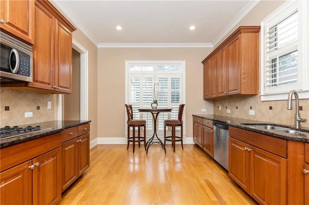 256 Mount Vernon Cove, Atlanta, Georgia 30328, 5 Bedrooms Bedrooms, ,5 BathroomsBathrooms,Residential,Sold,256 Mount Vernon Cove,7005678