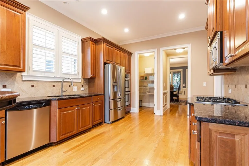 256 Mount Vernon Cove, Atlanta, Georgia 30328, 5 Bedrooms Bedrooms, ,5 BathroomsBathrooms,Residential,Sold,256 Mount Vernon Cove,7005678