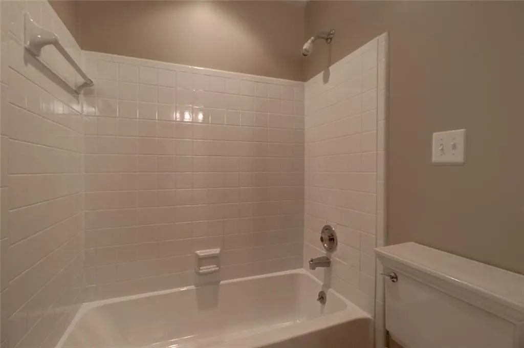 7500 Roswell Road Unit 105, Sandy Springs, Georgia 30350, 2 Bedrooms Bedrooms, ,2 BathroomsBathrooms,Residential,Sold,7500 Roswell Road Unit 105,5988622