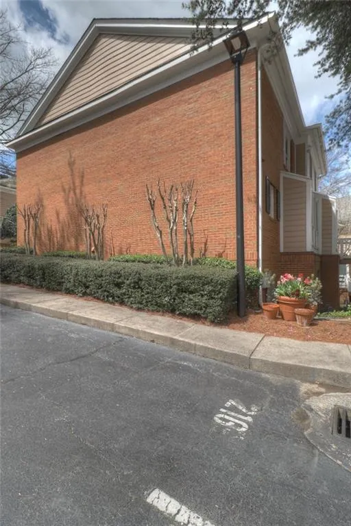 7500 Roswell Road Unit 105, Sandy Springs, Georgia 30350, 2 Bedrooms Bedrooms, ,2 BathroomsBathrooms,Residential,Sold,7500 Roswell Road Unit 105,5988622