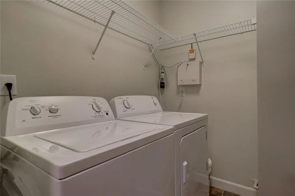 7500 Roswell Road Unit 105, Sandy Springs, Georgia 30350, 2 Bedrooms Bedrooms, ,2 BathroomsBathrooms,Residential,Sold,7500 Roswell Road Unit 105,5988622