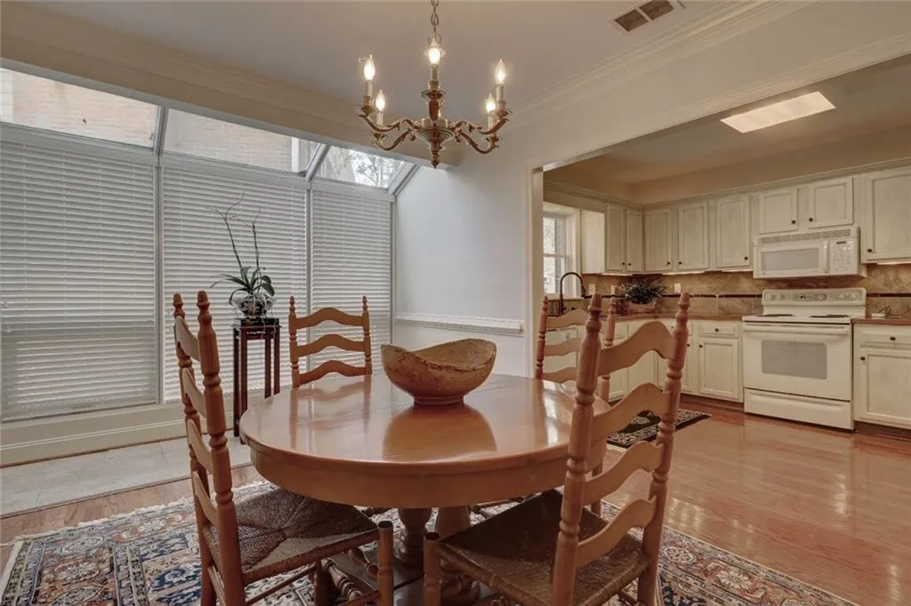 7500 Roswell Road Unit 105, Sandy Springs, Georgia 30350, 2 Bedrooms Bedrooms, ,2 BathroomsBathrooms,Residential,Sold,7500 Roswell Road Unit 105,5988622