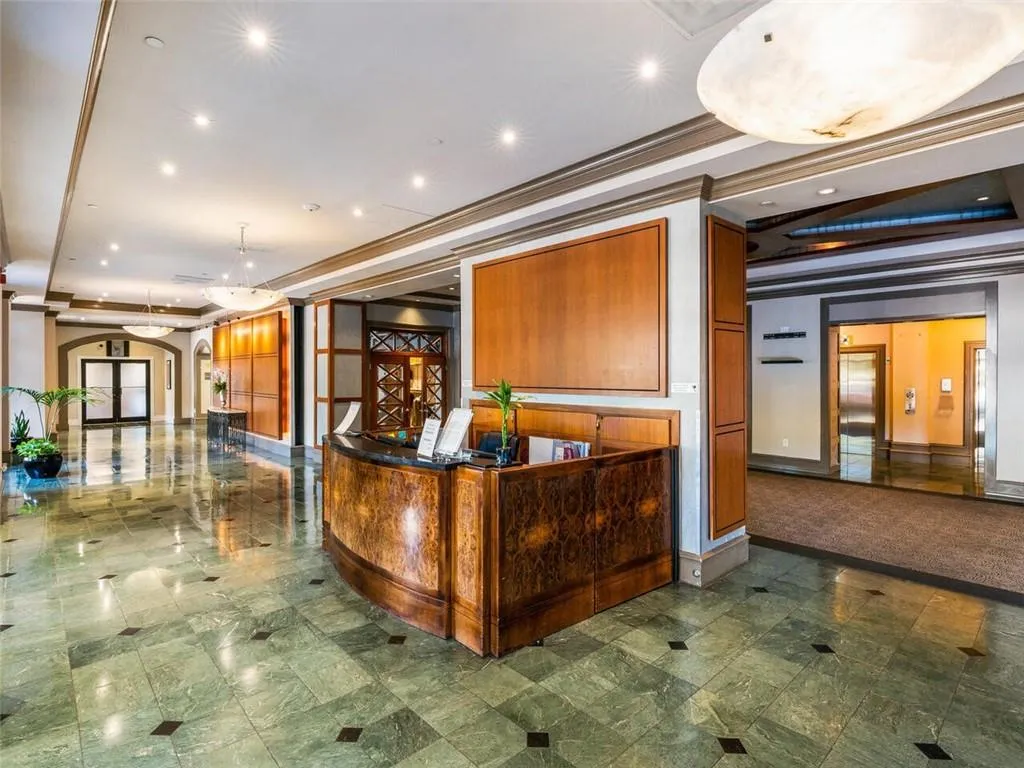 Welcome area featuring decorative columns