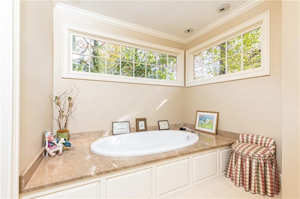 5275 Woodridge Forest Trail, Sandy Springs, Georgia 30327, 6 Bedrooms Bedrooms, ,5 BathroomsBathrooms,Residential,Sold,5275 Woodridge Forest Trail,7142594