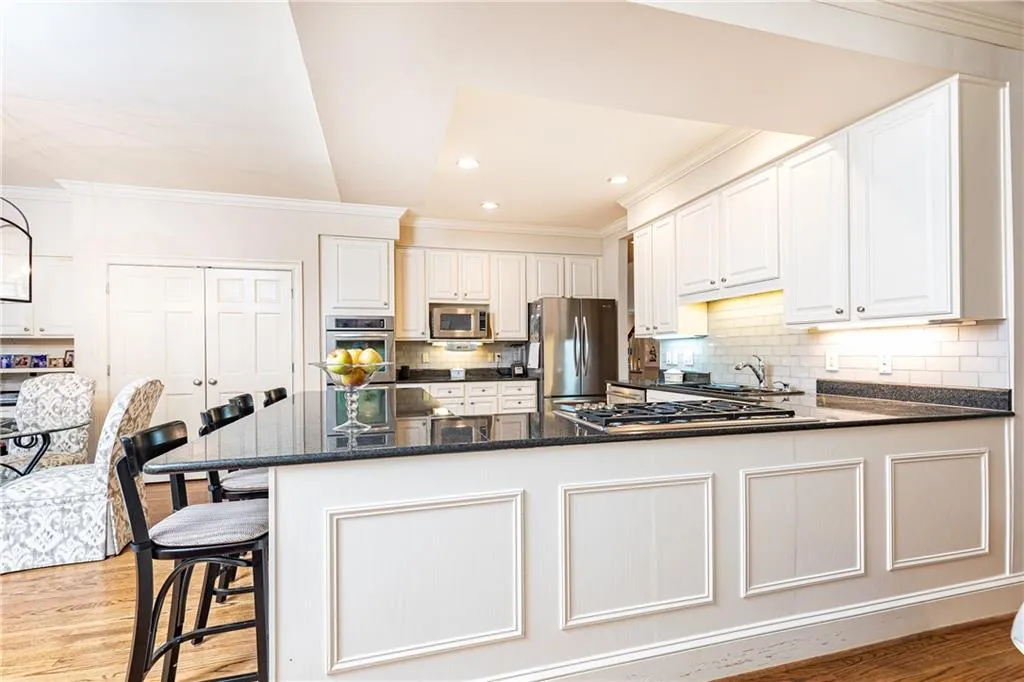 5275 Woodridge Forest Trail, Sandy Springs, Georgia 30327, 6 Bedrooms Bedrooms, ,5 BathroomsBathrooms,Residential,Sold,5275 Woodridge Forest Trail,7142594