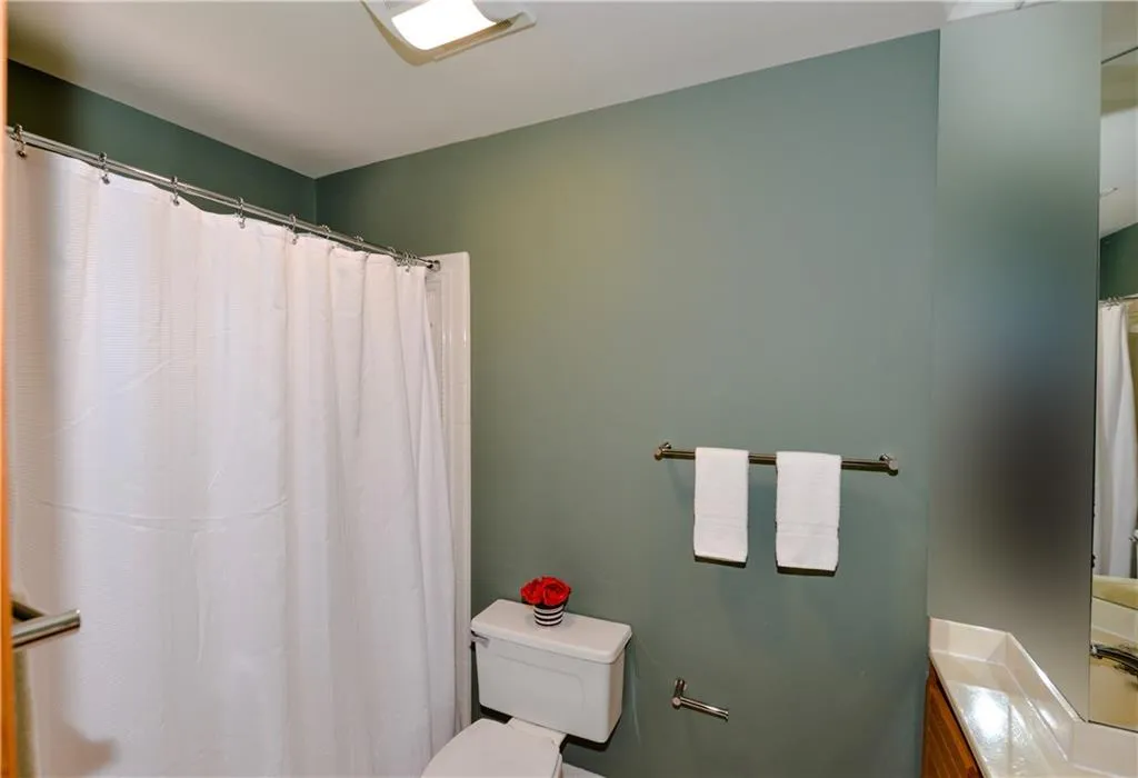 5480 Errol Place, Sandy Springs, Georgia 30327, 5 Bedrooms Bedrooms, ,4 BathroomsBathrooms,Residential,Sold,5480 Errol Place,6506716