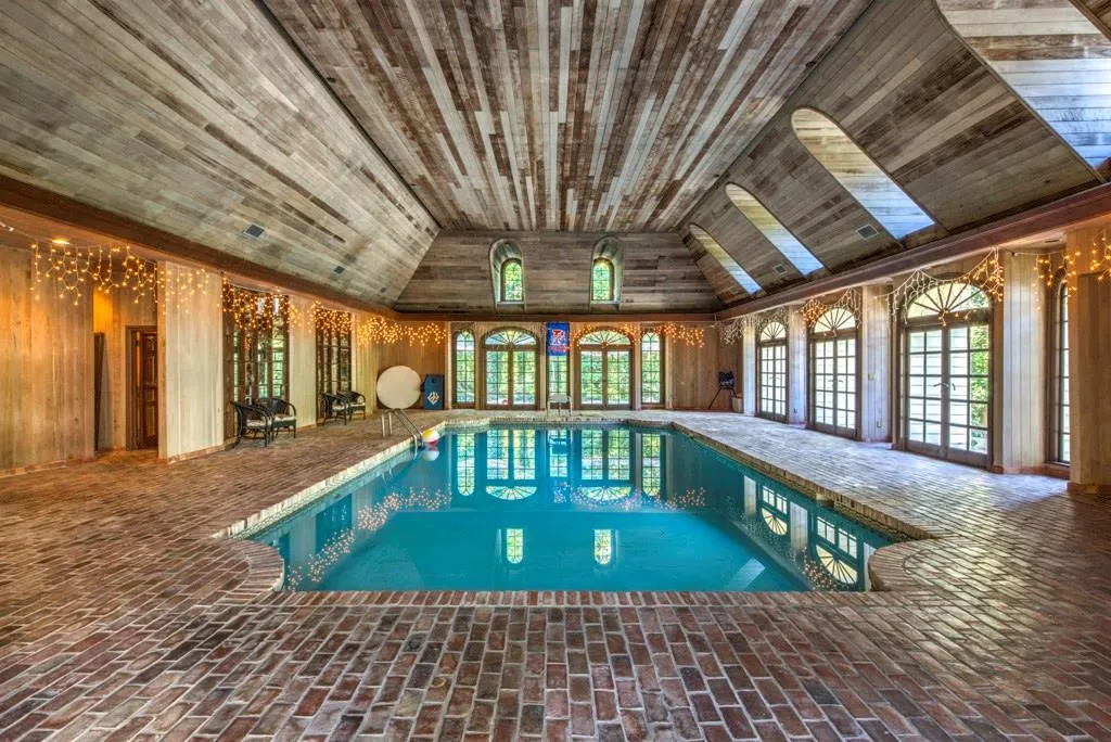 750 Tanglewood Trail, Atlanta, Georgia 30327, 6 Bedrooms Bedrooms, ,6 BathroomsBathrooms,Residential,Sold,750 Tanglewood Trail,5641930