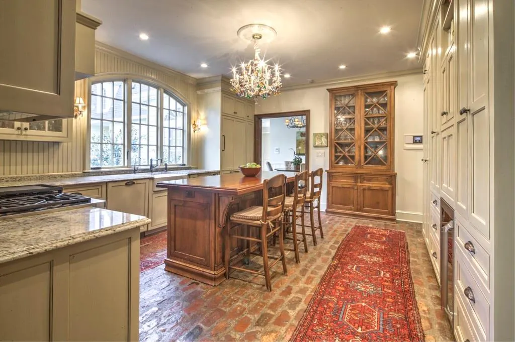750 Tanglewood Trail, Atlanta, Georgia 30327, 6 Bedrooms Bedrooms, ,6 BathroomsBathrooms,Residential,Sold,750 Tanglewood Trail,5641930