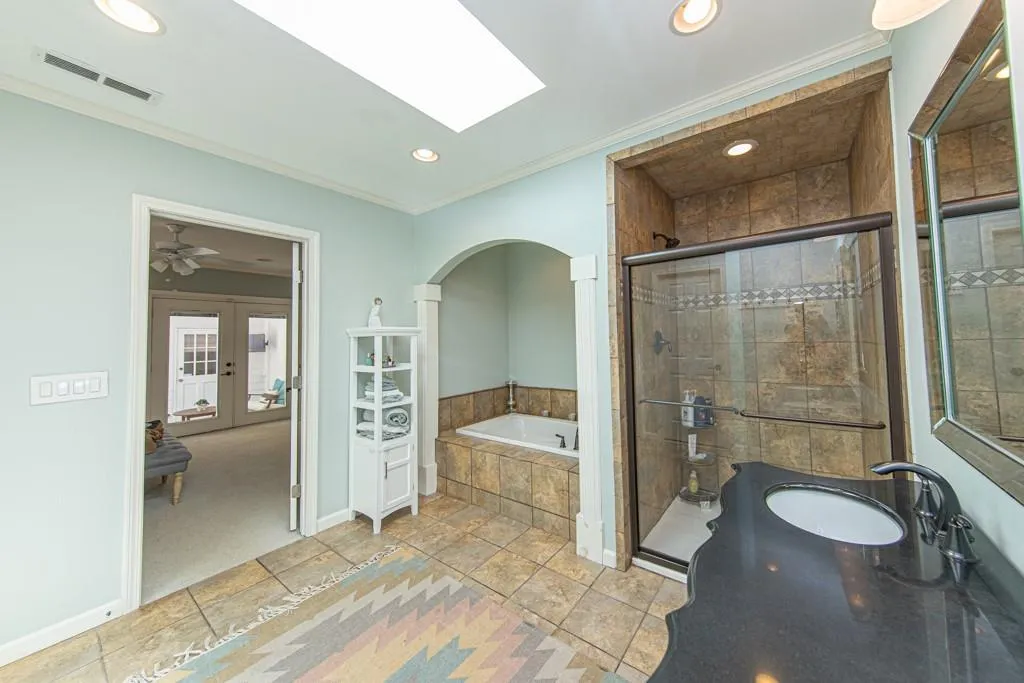490 Carolwood Lane, Atlanta, Georgia 30342, 3 Bedrooms Bedrooms, ,3 BathroomsBathrooms,Residential,Sold,490 Carolwood Lane,6871357