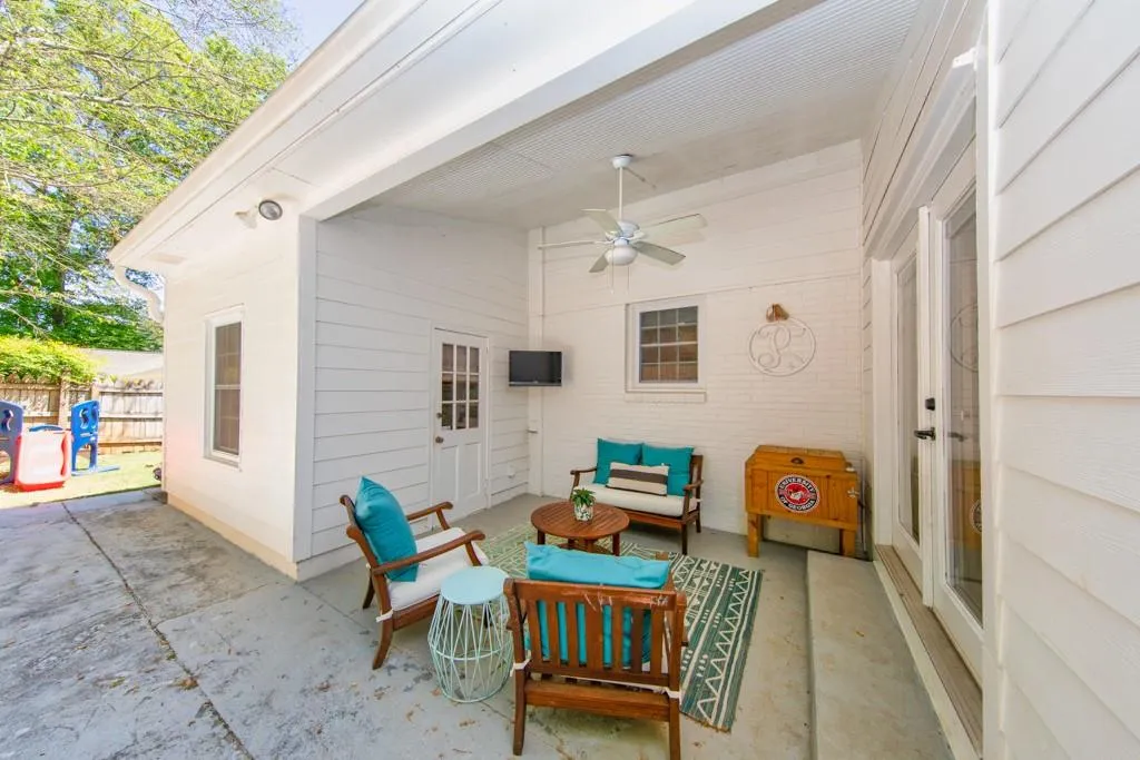 490 Carolwood Lane, Atlanta, Georgia 30342, 3 Bedrooms Bedrooms, ,3 BathroomsBathrooms,Residential,Sold,490 Carolwood Lane,6871357