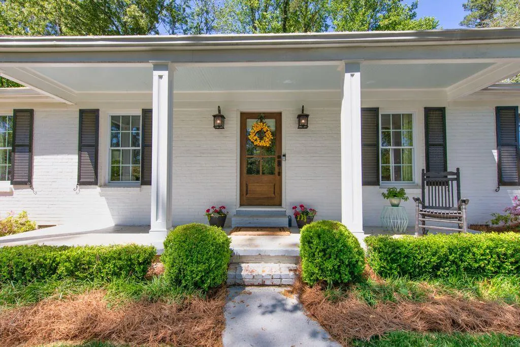 490 Carolwood Lane, Atlanta, Georgia 30342, 3 Bedrooms Bedrooms, ,3 BathroomsBathrooms,Residential,Sold,490 Carolwood Lane,6871357