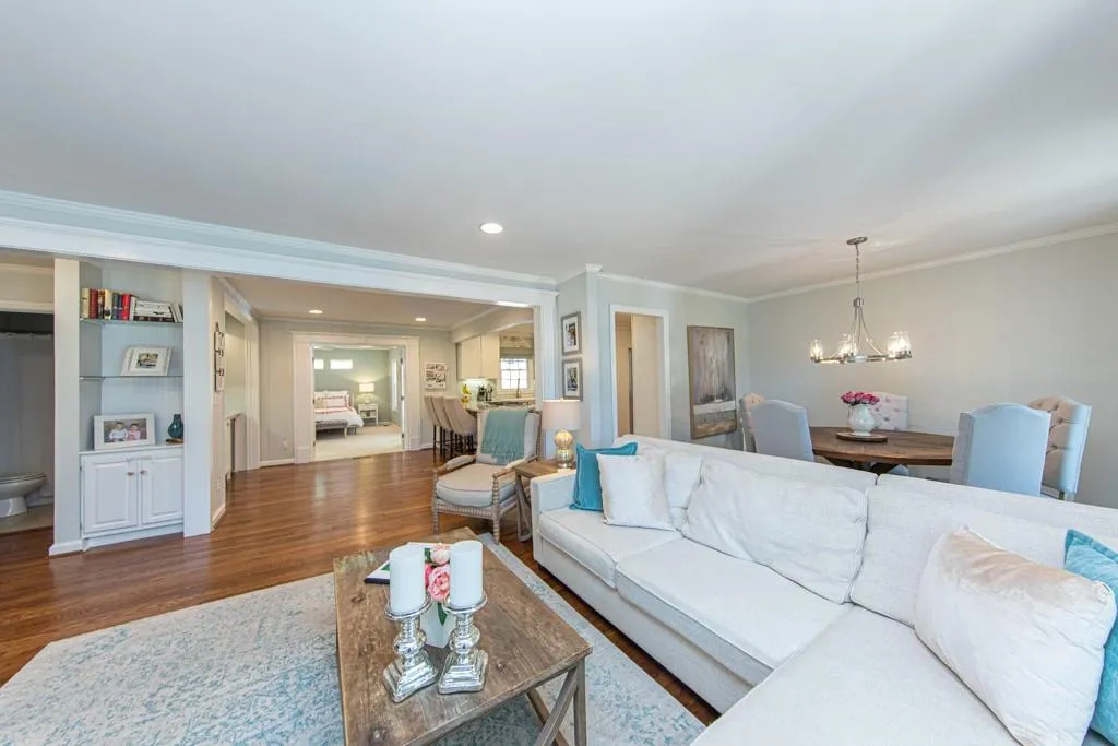 490 Carolwood Lane, Atlanta, Georgia 30342, 3 Bedrooms Bedrooms, ,3 BathroomsBathrooms,Residential,Sold,490 Carolwood Lane,6871357