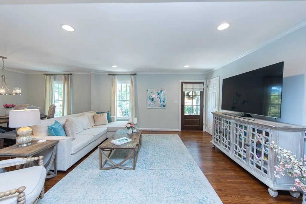 490 Carolwood Lane, Atlanta, Georgia 30342, 3 Bedrooms Bedrooms, ,3 BathroomsBathrooms,Residential,Sold,490 Carolwood Lane,6871357