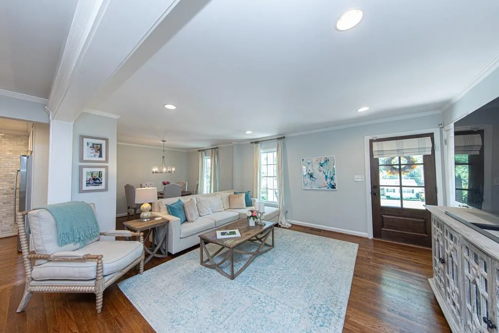 490 Carolwood Lane, Atlanta, Georgia 30342, 3 Bedrooms Bedrooms, ,3 BathroomsBathrooms,Residential,Sold,490 Carolwood Lane,6871357