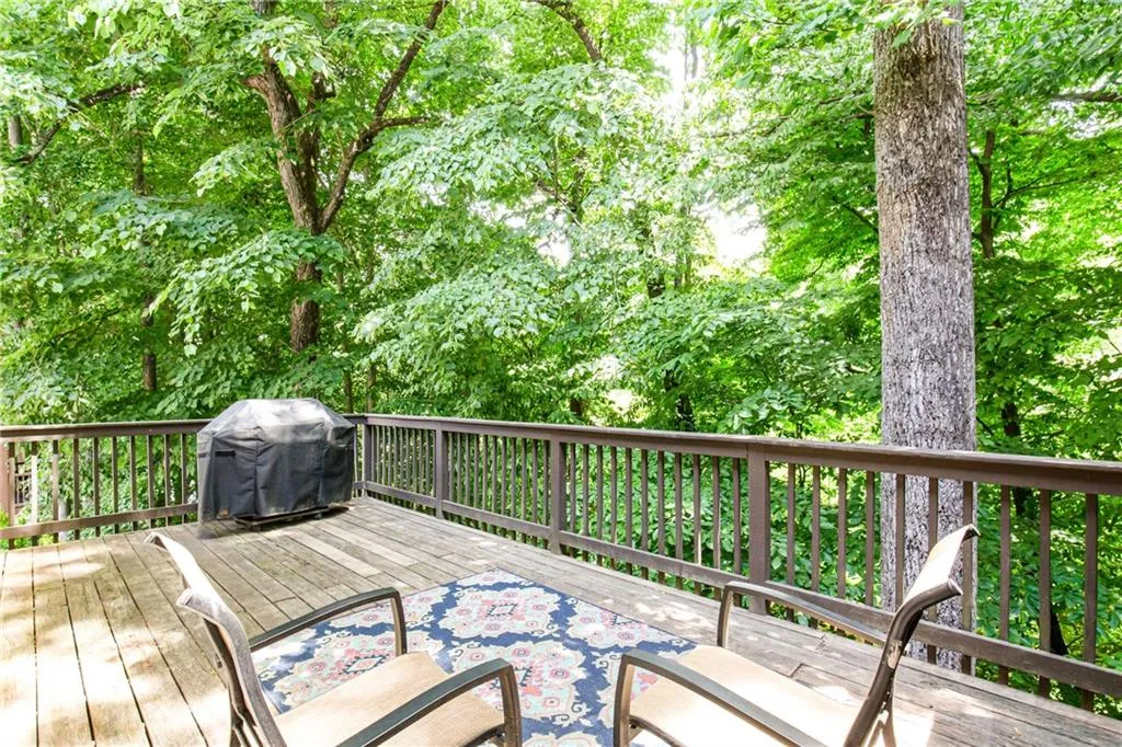 8895 Carroll Manor Drive, Sandy Springs, Georgia 30350, 3 Bedrooms Bedrooms, ,2 BathroomsBathrooms,Residential,Sold,8895 Carroll Manor Drive,6894368