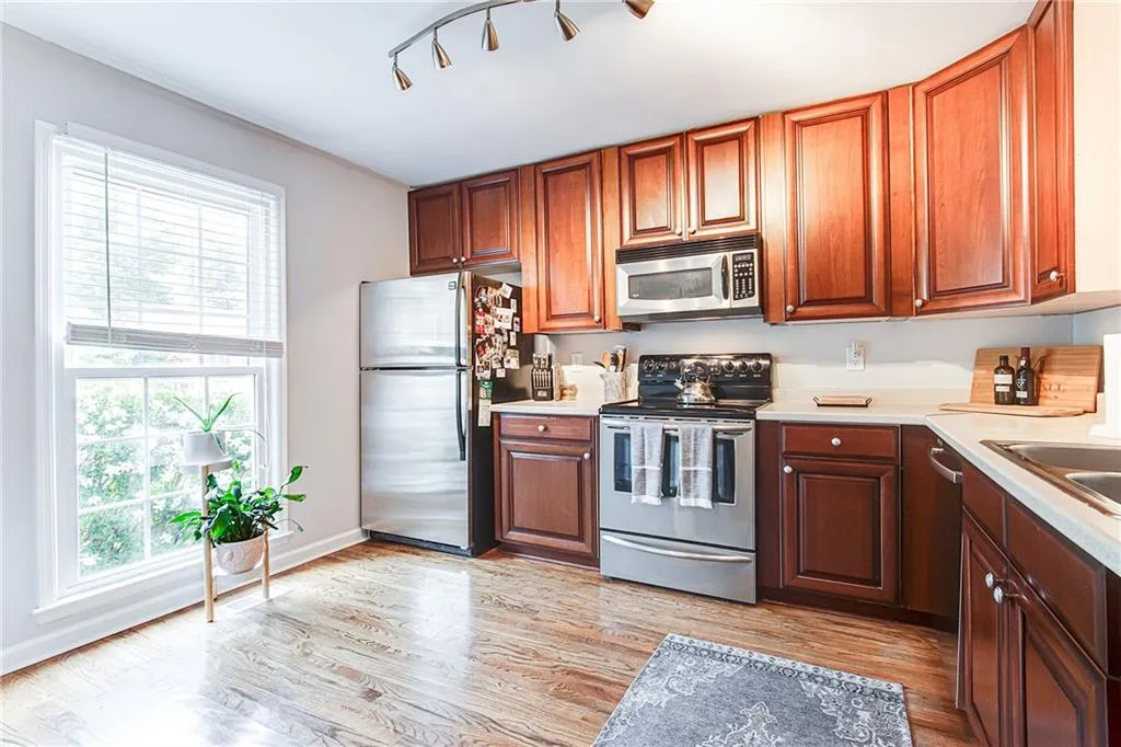 8895 Carroll Manor Drive, Sandy Springs, Georgia 30350, 3 Bedrooms Bedrooms, ,2 BathroomsBathrooms,Residential,Sold,8895 Carroll Manor Drive,6894368