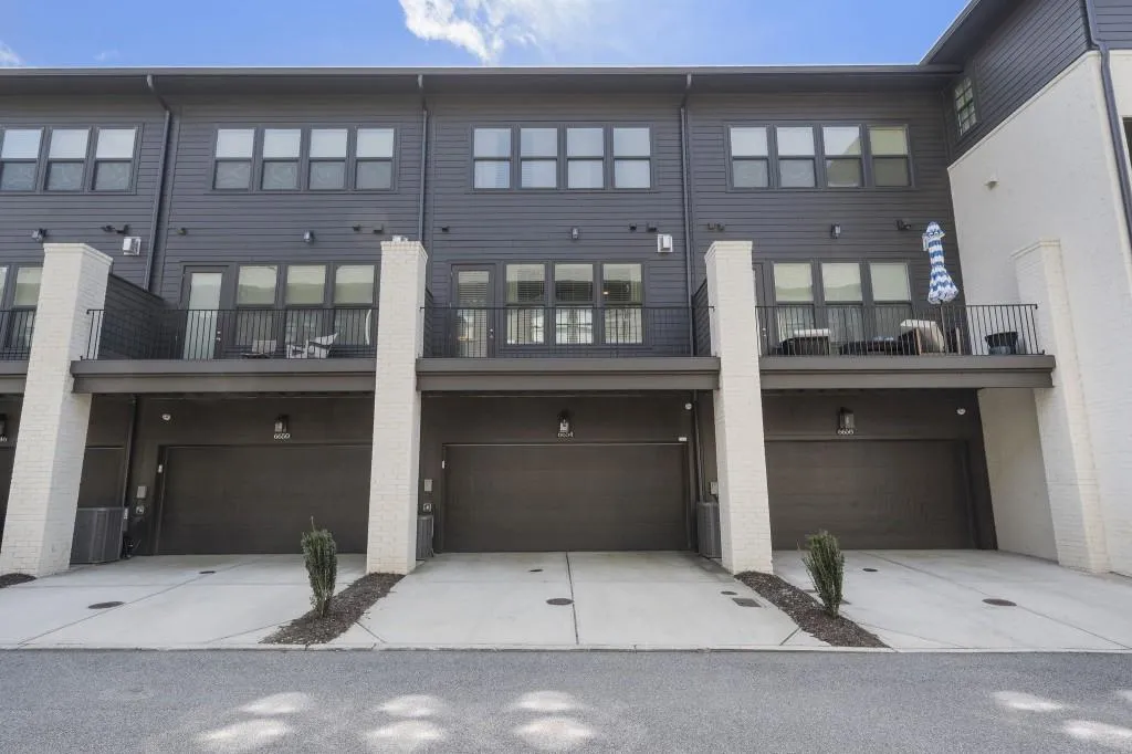 6654 Sterling Drive, Atlanta, Georgia 30328, 3 Bedrooms Bedrooms, ,3 BathroomsBathrooms,Residential,For Sale,6654 Sterling Drive,7742880