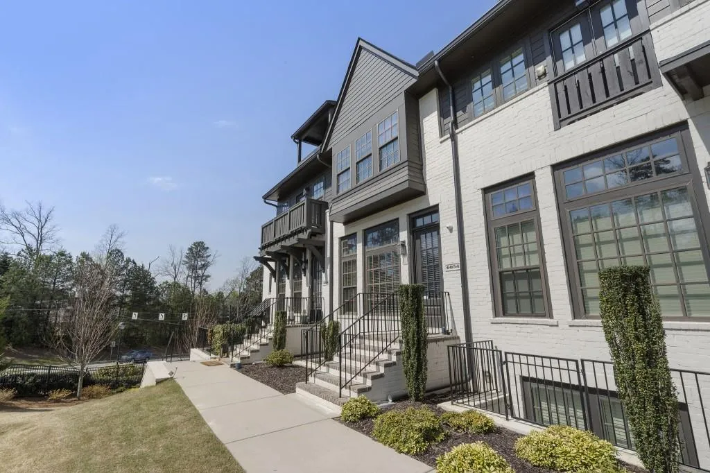 6654 Sterling Drive, Atlanta, Georgia 30328, 3 Bedrooms Bedrooms, ,3 BathroomsBathrooms,Residential,For Sale,6654 Sterling Drive,7742880