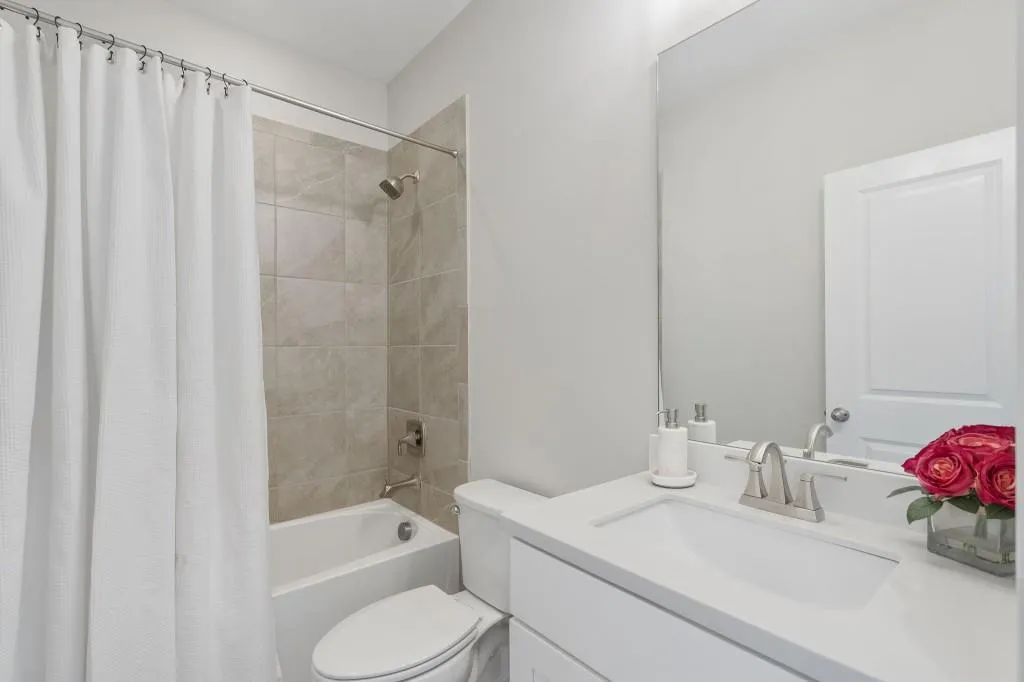 6654 Sterling Drive, Atlanta, Georgia 30328, 3 Bedrooms Bedrooms, ,3 BathroomsBathrooms,Residential,For Sale,6654 Sterling Drive,7742880