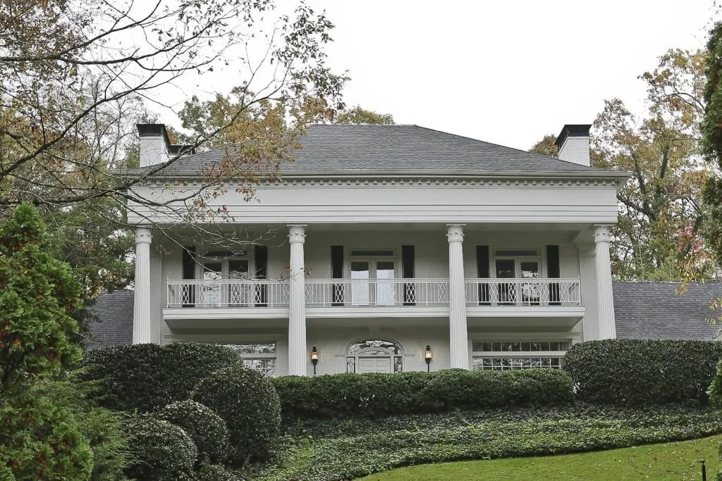 3225 Paces Bend Court, Atlanta, Georgia 30327, 6 Bedrooms Bedrooms, ,6 BathroomsBathrooms,Residential,Sold,3225 Paces Bend Court,5751574