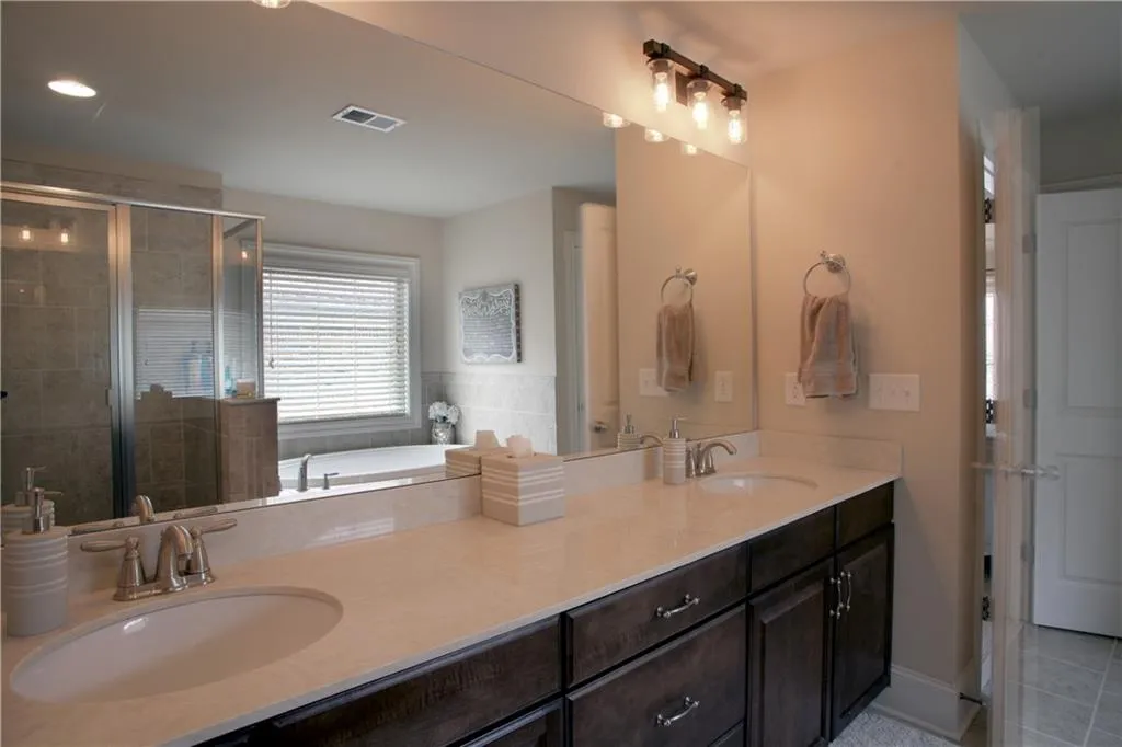 7610 Glisten Avenue, Sandy Springs, Georgia 30328, 4 Bedrooms Bedrooms, ,3 BathroomsBathrooms,Residential,Sold,7610 Glisten Avenue,6594245