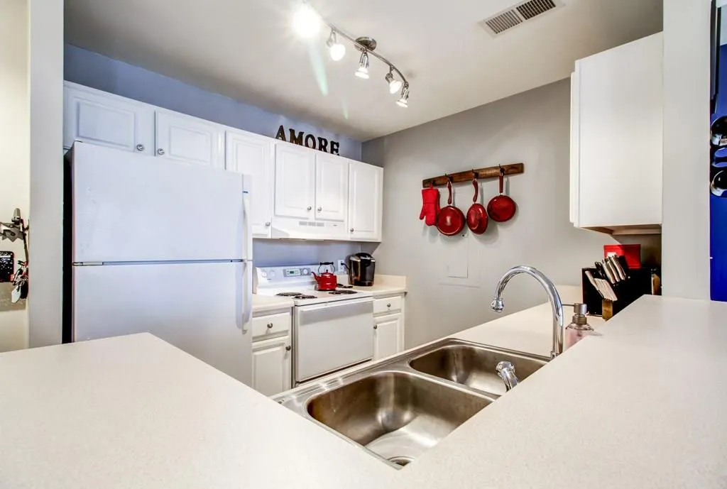 1101 Juniper Street Ne Unit 325, Atlanta, Georgia 30309, 1 Bedroom Bedrooms, ,1 BathroomBathrooms,Residential,Sold,1101 Juniper Street Ne Unit 325,5648138