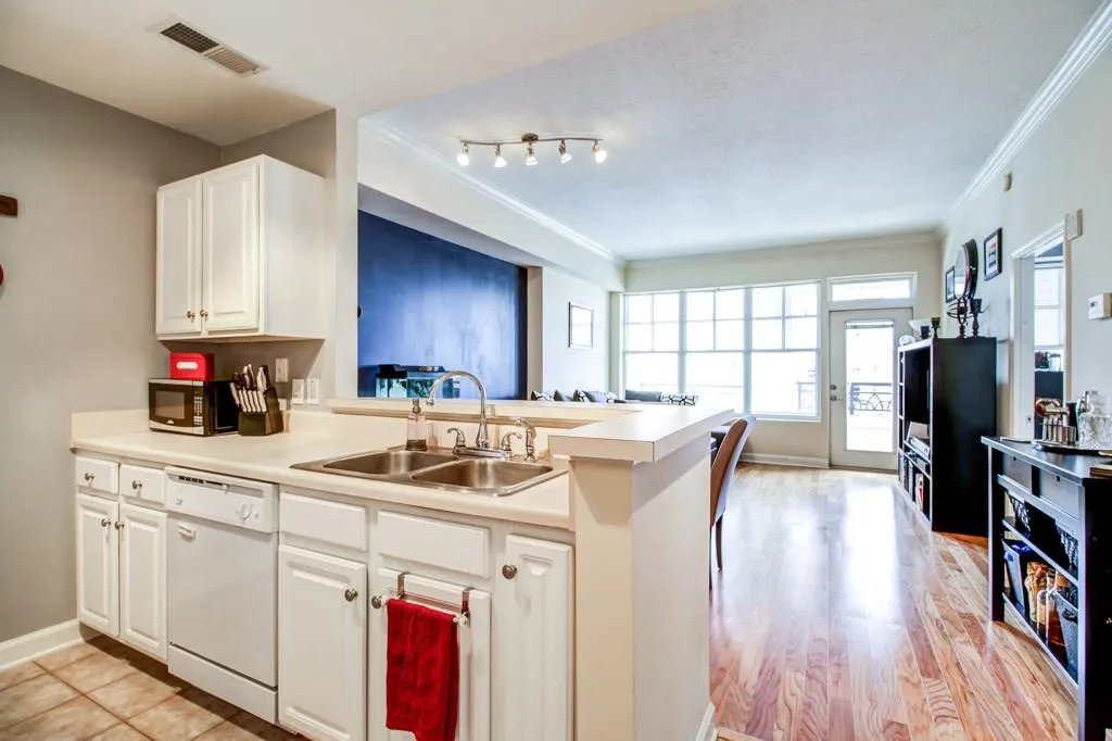 1101 Juniper Street Ne Unit 325, Atlanta, Georgia 30309, 1 Bedroom Bedrooms, ,1 BathroomBathrooms,Residential,Sold,1101 Juniper Street Ne Unit 325,5648138